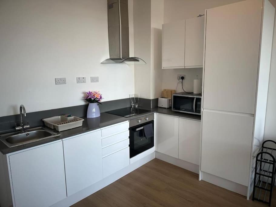 Flat 303 One Bedroom Apartment Бирмингам Екстериор снимка